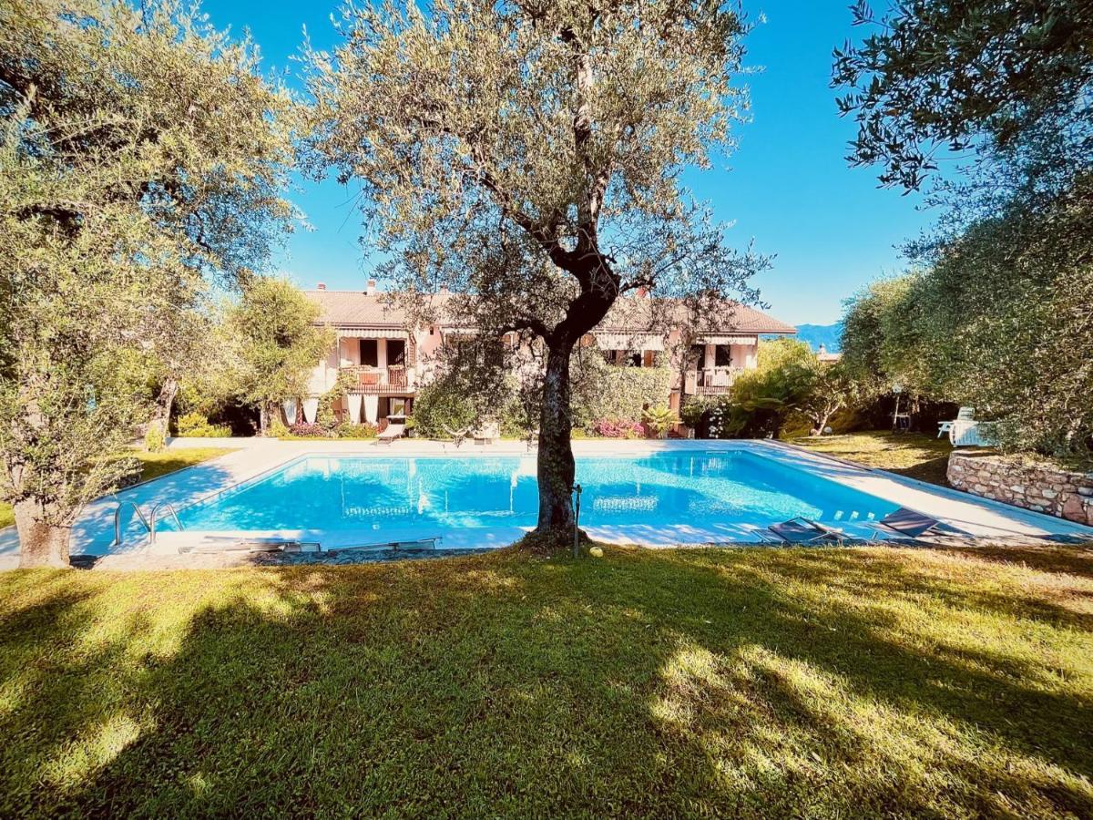 Residenza Riviera Degli Olivi Apartment Torri Del Benaco Bagian luar foto