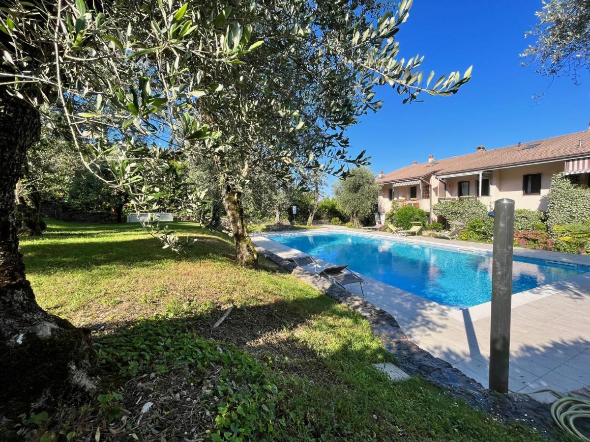Residenza Riviera Degli Olivi Apartment Torri Del Benaco Bagian luar foto