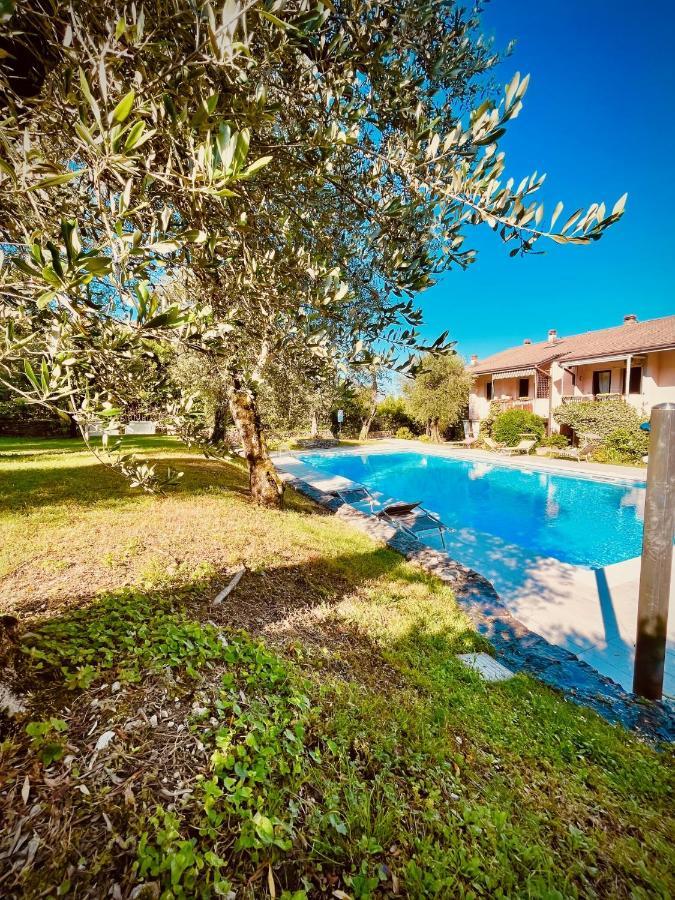 Residenza Riviera Degli Olivi Apartment Torri Del Benaco Bagian luar foto