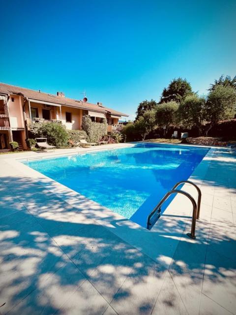 Residenza Riviera Degli Olivi Apartment Torri Del Benaco Bagian luar foto