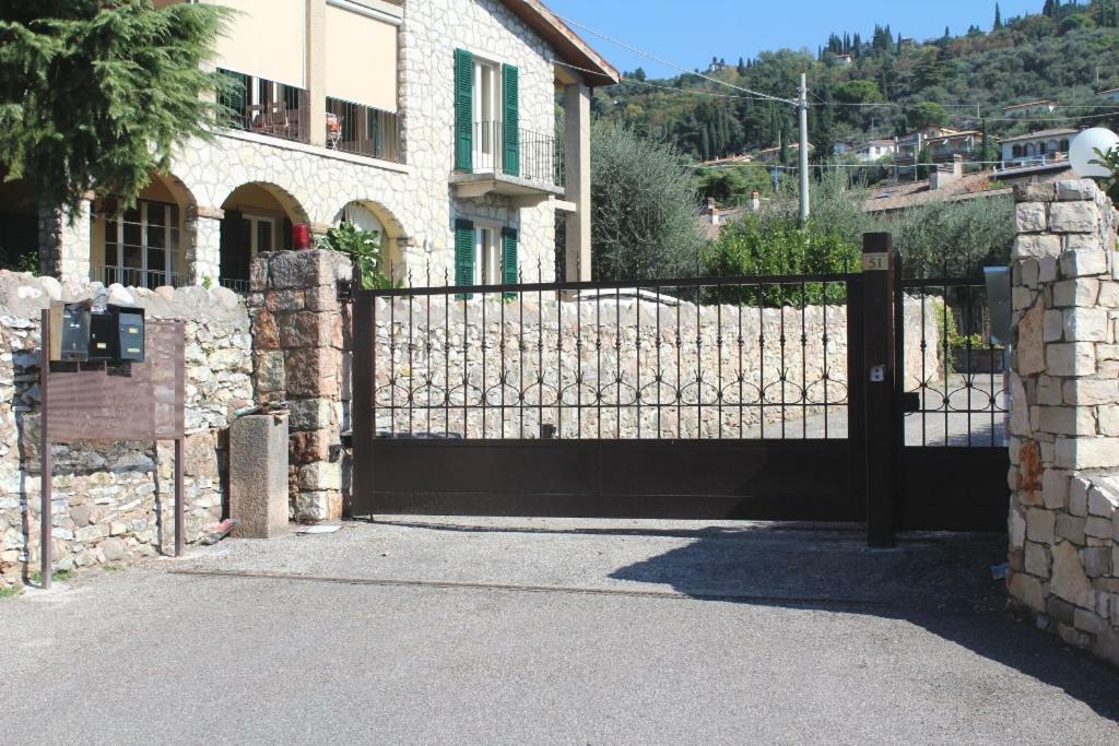 Residenza Riviera Degli Olivi Apartment Torri Del Benaco Bagian luar foto