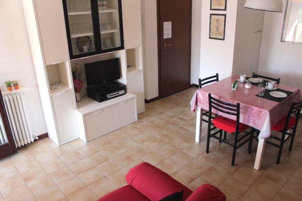 Residenza Riviera Degli Olivi Apartment Torri Del Benaco Bagian luar foto