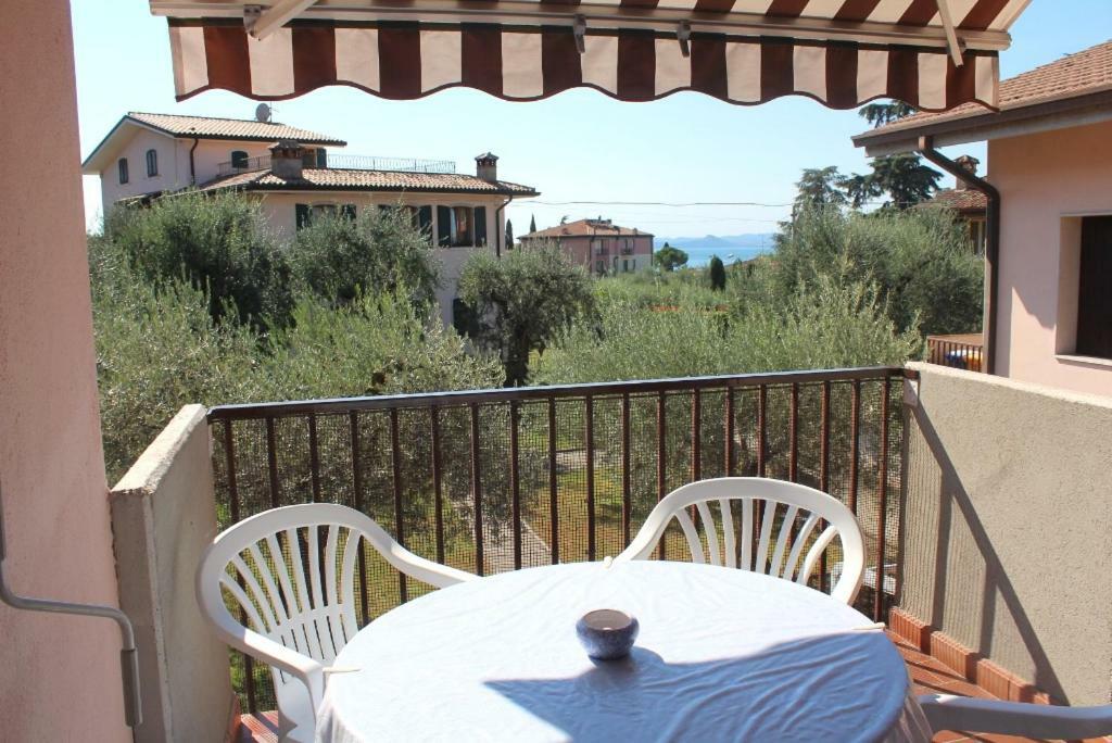 Residenza Riviera Degli Olivi Apartment Torri Del Benaco Bagian luar foto