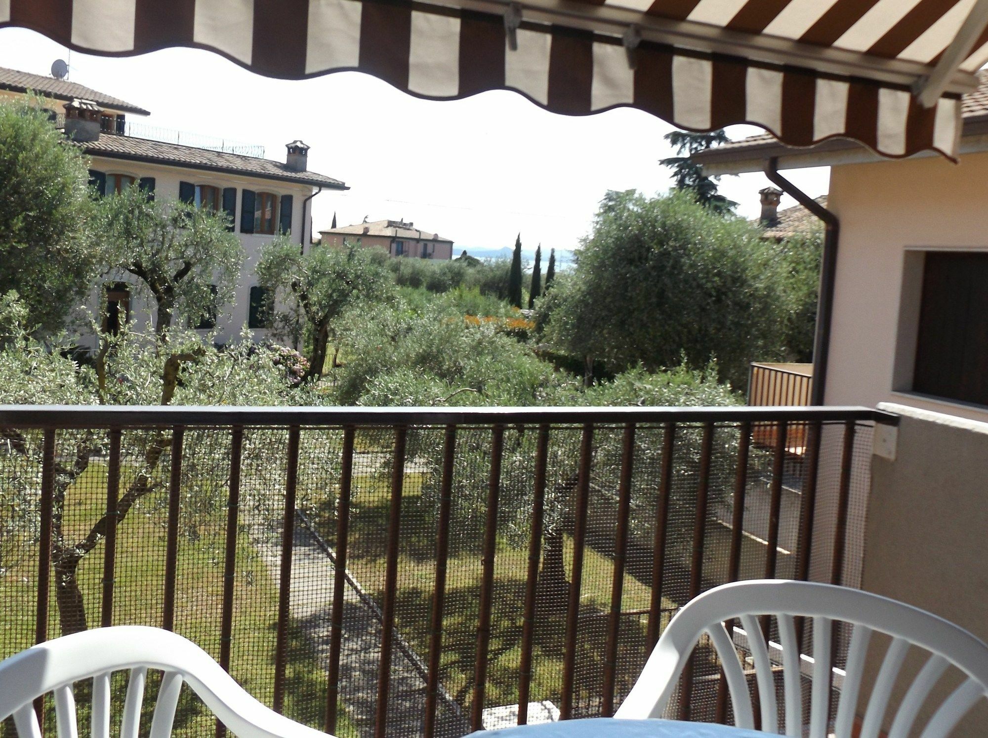 Residenza Riviera Degli Olivi Apartment Torri Del Benaco Bagian luar foto